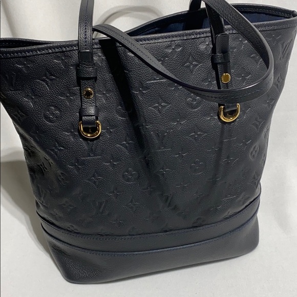 Louis Vuitton - purse - Picture 2 of 9